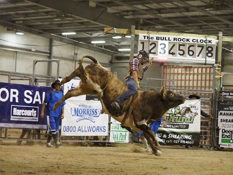 Manfield_2nd_round_140315_001.jpg - Pub Charity Ironman Bullride, Manfield 14 March 2015